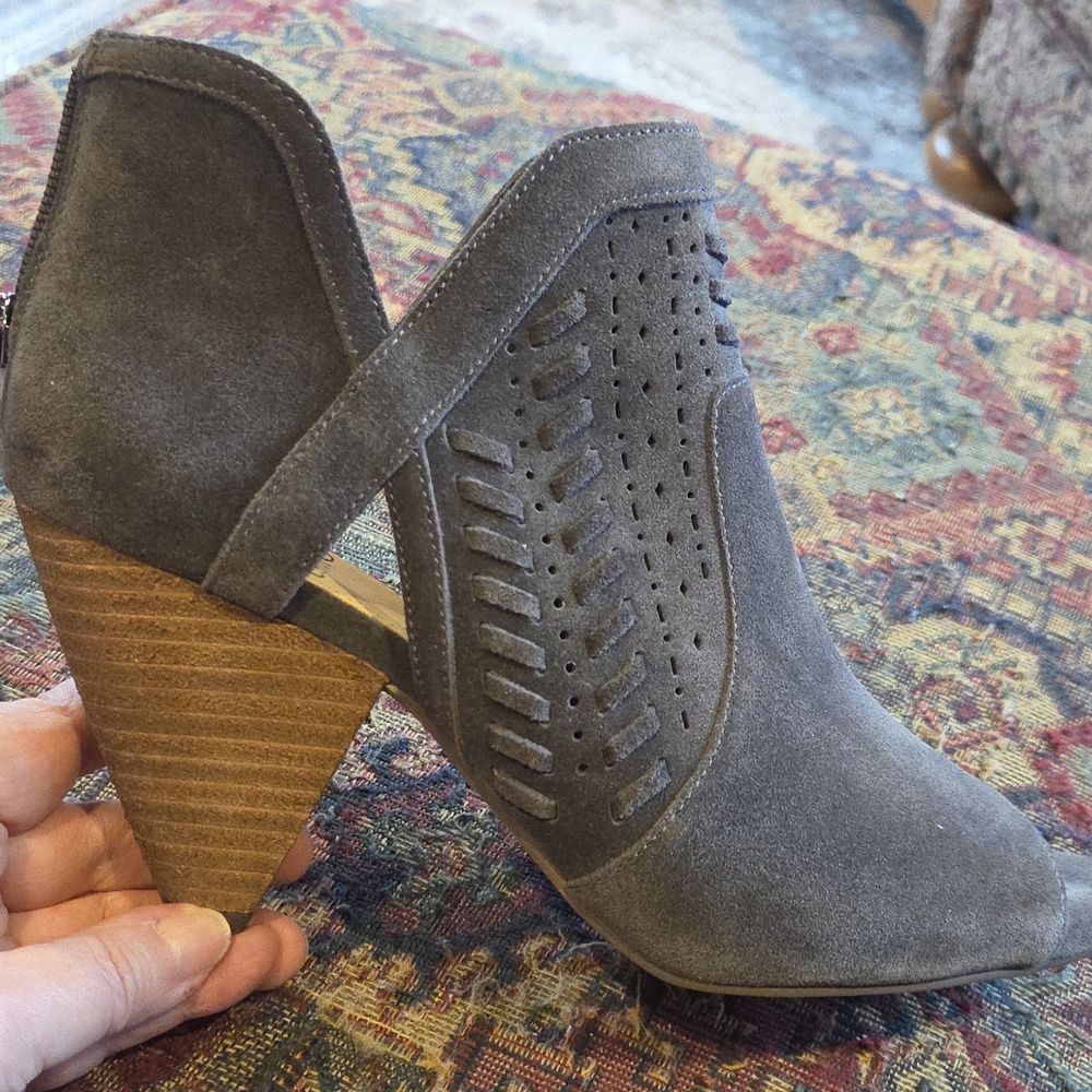 VINCE CAMUTO Gray Suede Women's Ankle Peep Toe Boots, Size 9